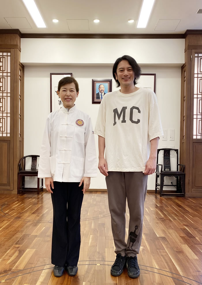 小西遼生さんと地曳寛子会長